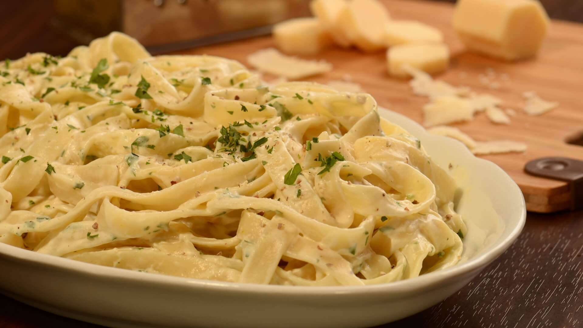 Talharim ao molho Alfredo: cremosidade e sabor para aquecer a semana